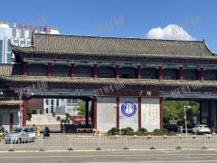 8500多人医学院 校内唯一商业体招租 男女比例3比7  缺餐饮小吃 奶茶咖啡 独家眼镜店