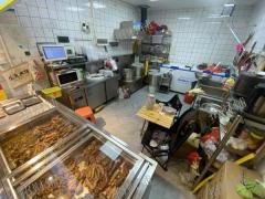 火车站旁 菜市场门口 中学小学正对面 卤菜店 接受空转