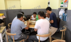 地铁口餐饮店 开了三年 双门头 日营业额2000 家里有急事急转