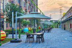 1.8万多人大学校内唯一商业街 10栋宿舍楼旁 直租 租金模式 行业不限