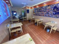 3万多人大学门口拉面店转让 门口可外摆  可整转也可空转 行业不限