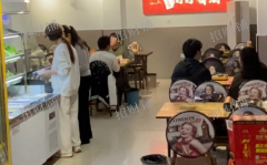 三所大学 围绕  附近有4万多大学生 餐饮店转让 