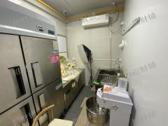 4万多人大学 学生宿舍楼下 烘焙店不要租金 正对面是塔斯汀