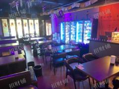 八一广场旁网红小酒馆 月营业额3万 老客户多 接手即可营业 附近竞争不大