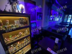 八一广场旁网红小酒馆 月营业额3万 老客户多 接手即可营业 附近竞争不大