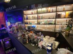 八一广场旁网红小酒馆 月营业额3万 老客户多 接手即可营业 附近竞争不大