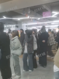 1.2万工厂 食堂门口第一家  不要租金 日营业额3000左右 可看流水