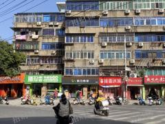 大学门口餐饮店 双门头 隔壁是蜜雪 临近学生宿舍楼