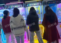 两所大学门口唯一商业街  全品类招租 行业不限 1万多人  学生宿舍楼下 