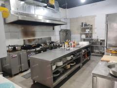 物流园门口第一家店 隔壁是消防站 旁边还有教培机构有1000多人   可接天然气 