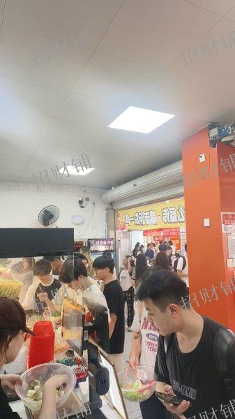 月营业额9万 外卖月做3000单左右 张亮麻辣烫转让  30栋宿舍楼下