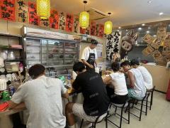 4万多人大学 学生宿舍楼下餐饮店仅转1万