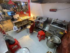 地铁大厦地铁口旁品牌炸鸡店 日营业额1500左右 接受空转 行业不限