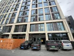 南昌航空大学对面 地铁口临街店铺出租 前后双门头  通天然气 也可分租 行业不限