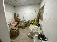 十字路口 拐角烧烤店日营业额6000左右 门口可外部 停车方便