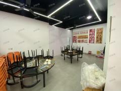 十字路口 拐角烧烤店日营业额6000左右 门口可外部 停车方便