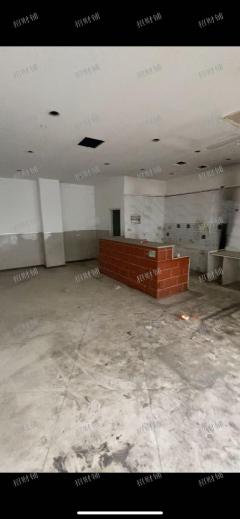 吖嘀零食旁临街 四个店铺出租  有免租期 可接天然气 租金1000元/月起