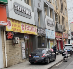 吖嘀零食旁临街 四个店铺出租  有免租期 可接天然气 租金1000元/月起