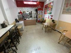 塔诗汀转让 开了5年 月做5000单左右 房租2000一个月 带阁楼可住人 