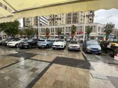 双门头 十字路口  双小区门口火锅店 通三相电 门口可外摆 