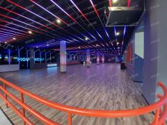 找合伙人 3公里几十万年轻人，客流不用愁。极光潮玩 馆有溜冰场滑行、游戏房、跃动格子快剪