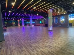 找合伙人 3公里几十万年轻人，客流不用愁。极光潮玩 馆有溜冰场滑行、游戏房、跃动格子快剪