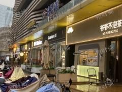 蜜雪冰城 、塔斯汀旁临街店转让 带阁楼 通三相电