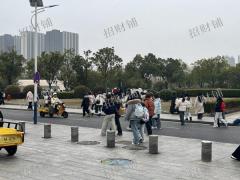 南昌工学院第一食堂 3万多人大学 月营业额20万左右 