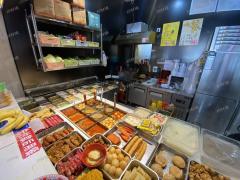 小区门口水煮店 日营业额4000左右 正对面是学校通三相电