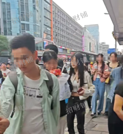 八一馆地铁口旁水煮店 两年店 日营业额3000左右 节假日可做1万左右