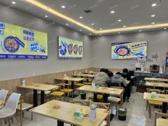 1.5万多人大学校内，两年鸡公煲店，日营业额4000多，通三相电