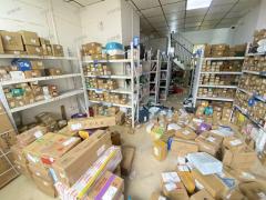 不要转让费，南昌医学院正对快递快递 日派件1300 4毛一票 无需拉货 店内可住人