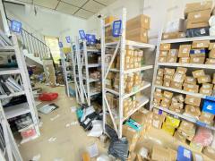 不要转让费，南昌医学院正对快递快递 日派件1300 4毛一票 无需拉货 店内可住人