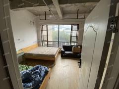 不要转让费，南昌医学院正对快递快递 日派件1300 4毛一票 无需拉货 店内可住人