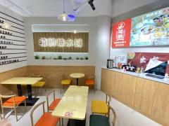 门宽18米 十字路口拐角店 糖水铺  滕王阁景区旁 旁边有蜜雪、洪都大拇指、绿滋肴超市 