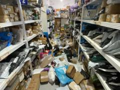 小区出入口快递店 日派件1600件 5毛5一件 日寄件30件左右