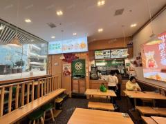 袁记云饺 日营业额4000多，外卖月做4000单左右 拐角店门宽13米