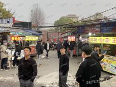 1.5万人左右大学门口临街店  行业不限 餐饮、小吃、奶茶、水果都可以做