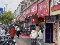 大学门口第一家 拐角双门头  猪脚饭店 日营业额3000左右 楼上可住人也可做仓库