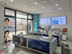 小区门口第一家 双门头 门宽10米  对面珠市小学和朝阳立德中学  房东直租