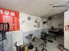 小区门口 幼儿园旁 早餐店  店内可住人   转3.5万