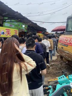 1.5万多人大学门口猪脚饭店转让，接手即可营业 也可教技术