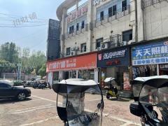 张亮麻辣烫转让 日营业额3000左右 ，附近品牌店扎堆 也可空转 行业不限