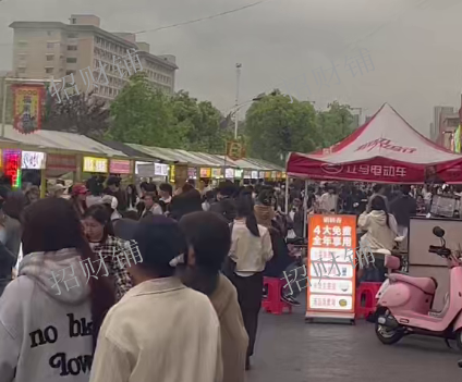 3万多人门口商业街小吃店转让 也可空转 行业不限