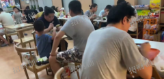 西湖区万达广场对面 西北面馆 日营业额3000左右 开了7年 隔壁是塔斯汀  