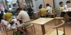 西湖区万达广场对面 西北面馆 日营业额3000左右 开了7年 隔壁是塔斯汀  