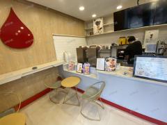 1.5万多人大学门口唯一奶茶店外卖上半年每天150多单 下半年300单左右 店主可教可带