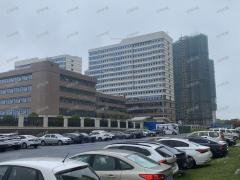 医院 、学校、 小区都在附近招租 行业不限 免租期三个月