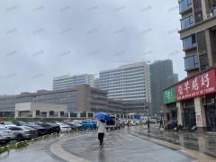 医院 、学校、 小区都在附近招租 行业不限 免租期三个月