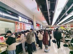 华东交通大学北区复兴园餐厅入口处独立店铺调整，部分档口调整，各类餐饮小吃 ，特色米饭，风味小吃，品牌茶饮等等均可